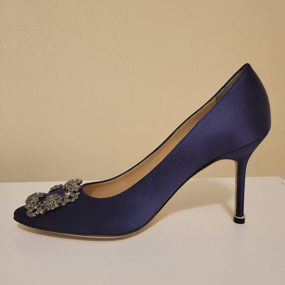 Manolo Blahnik M-Hangisi - Picture 4 of 14